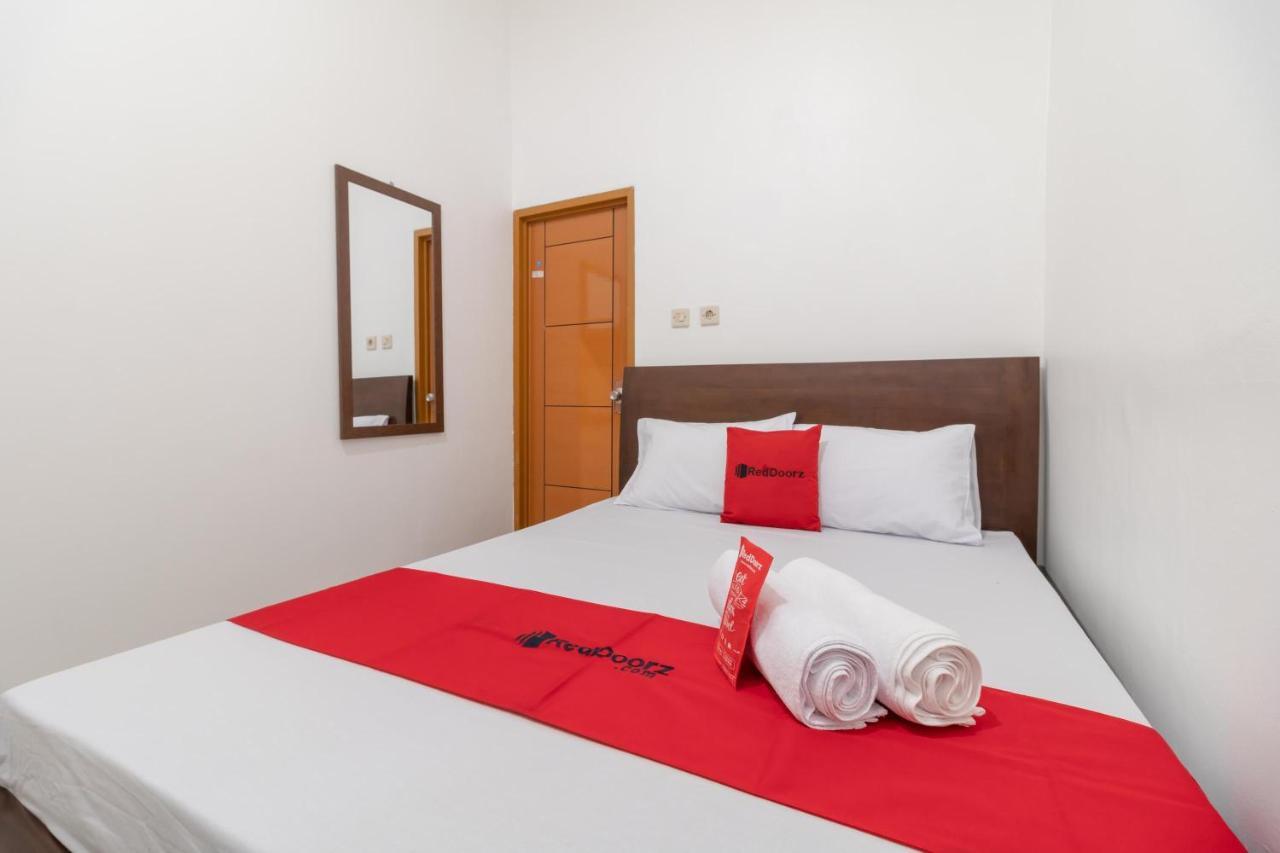 Reddoorz Syariah Near Summarecon Mall Bekasi Exterior foto