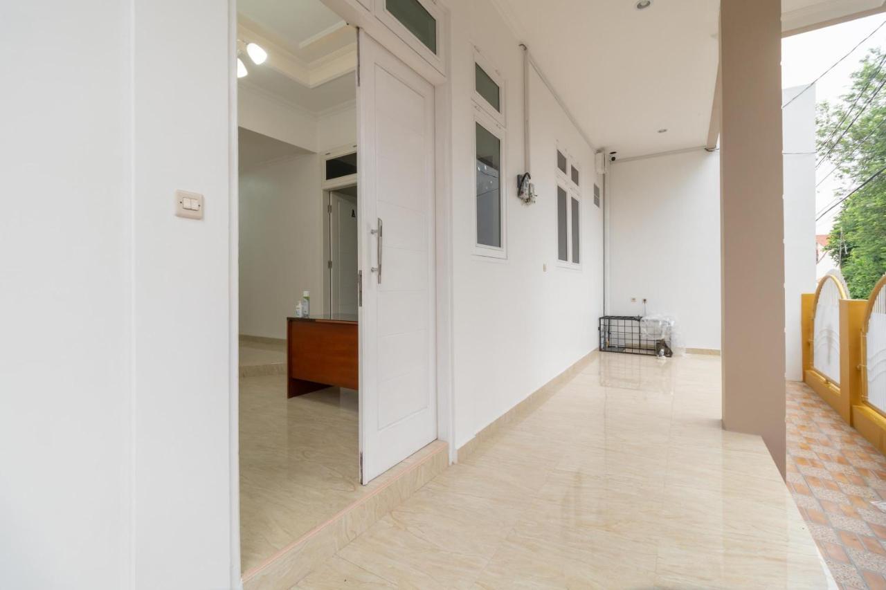 Reddoorz Syariah Near Summarecon Mall Bekasi Exterior foto